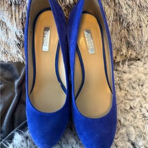 GUESS Women's Blue Suede Pumps